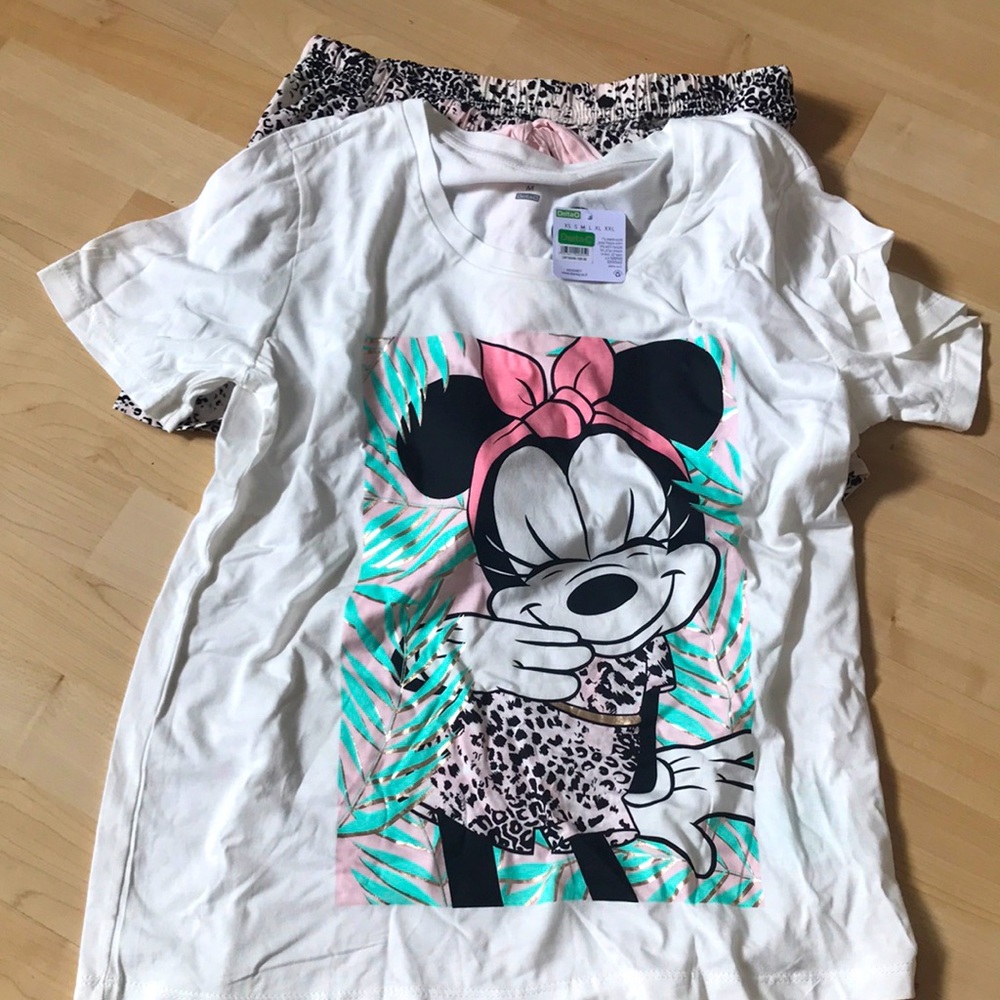 A sleepwear set. 2 piece. Brand new.